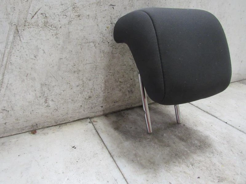 Ford Fiesta 2016 reposacabezas izquierdo Foto 2 de 3