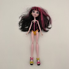 Monster High Draculara Doll from Gloom Beach