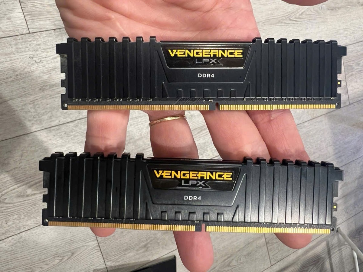 Tested 16gb (2x8GB) DDR4 Corsair Vengeance LPX CMK16GX4M2B3000C15