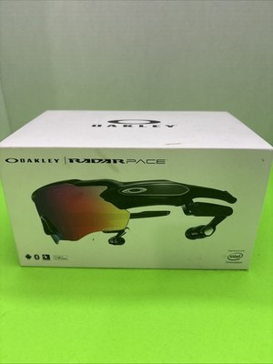 Oakley Radar Pace with Clear & Smoked Lenses, Carrying Case, Bluetooth Connect