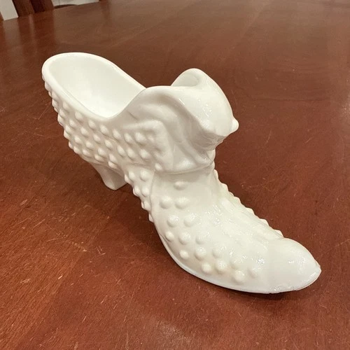 Vintage Fenton Cat Slipper Shoe White Milk Glass Pointy Hobnail