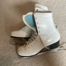 Womans Size 6 Vintage Leather SLM Canada White Figure Ice Skates