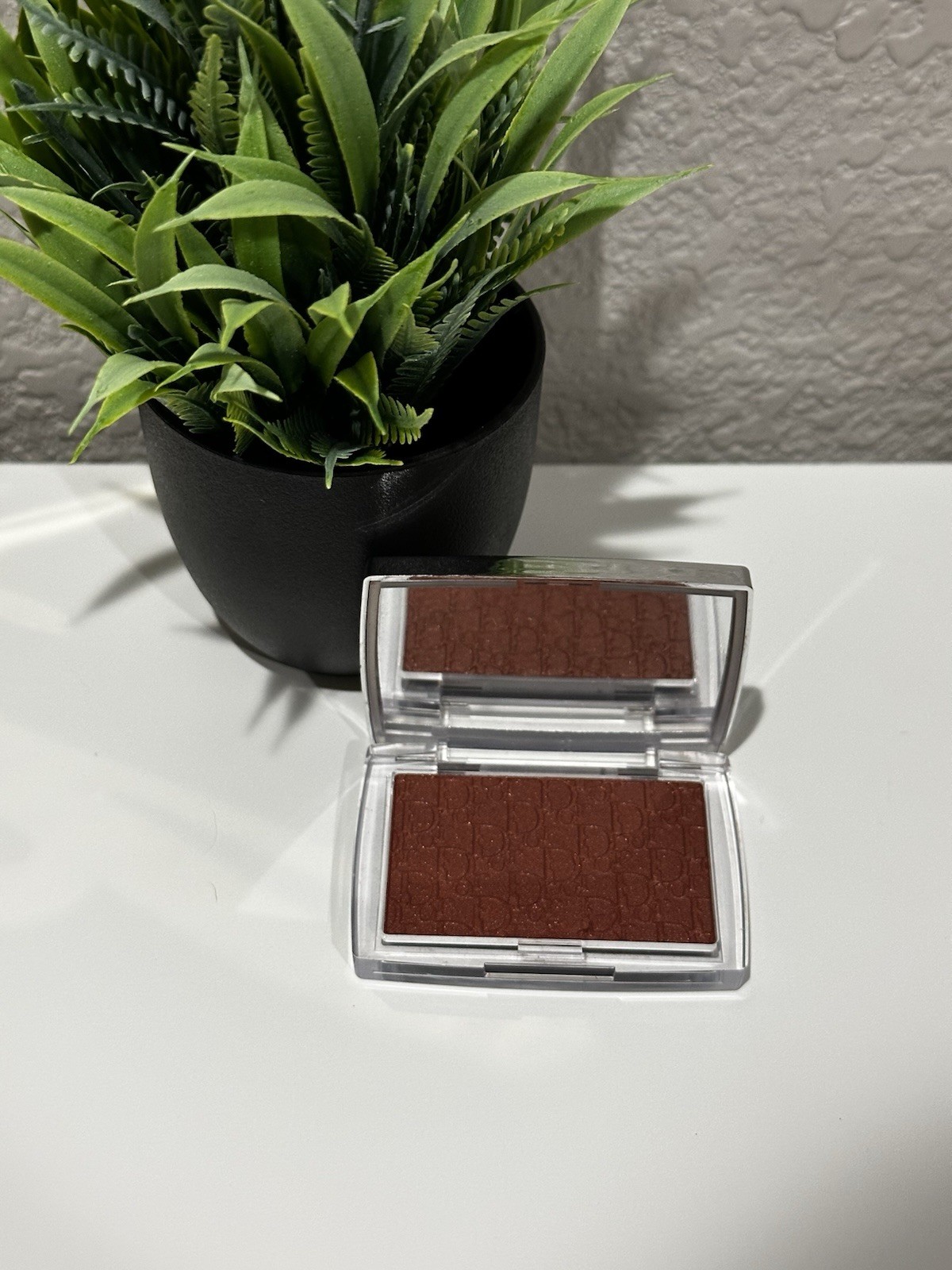 Dior Addict Rosy Glow Blush in 062 Bronzed Glow for a Radiant Finish-image