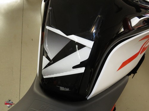 Tankpad moto Dotwork compatible para KTM 125, 390 Duke / 1290 Super Duke GT - Imagen 2 de 7