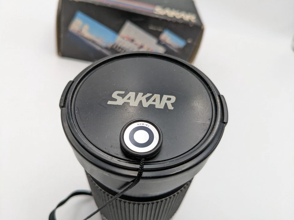 SAKAR MC Auto Zoom/Macro Lens 35-200mm 1:3.5-4.8 Boxed Needs Cleaning - Image 2 of 4