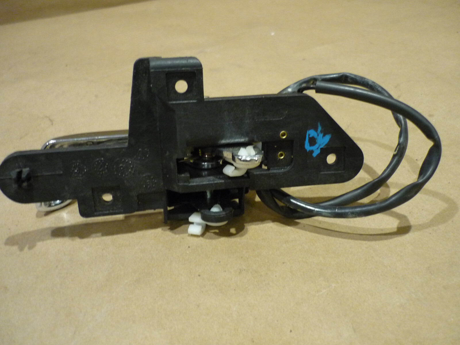 Maserati 4200  RH Interior Door Handle  -P/N 67236800