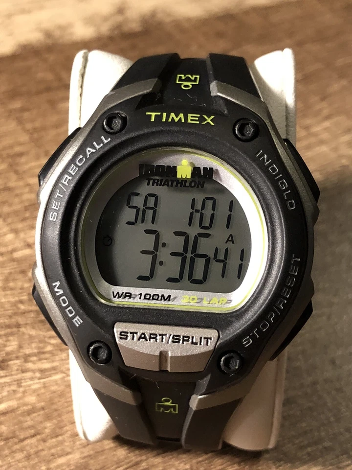 Timex Ironman Triathlon 30 Lap Chrono Indiglo 100M 数字手表 全新电池 GR — 第 2/4 张图片