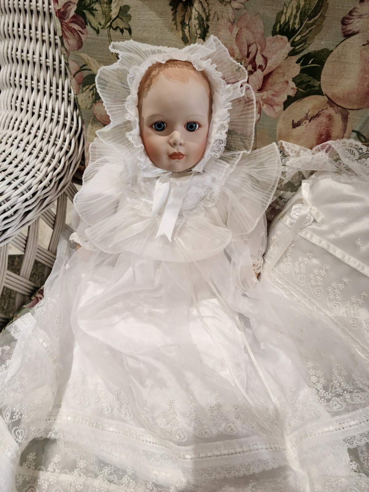 DANBURY MINT PORCELAIN BABY DOLL BAPTISM CHRISTENING GOWN WITH MATCHING