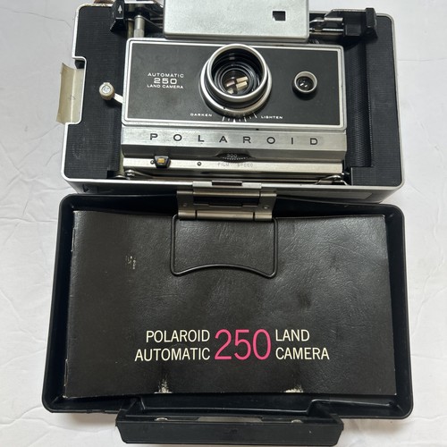 Vintage 1960 Polaroid 250 Land Camera Very Good With Manual - Picture 4 of 10