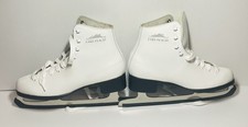 New In Box Lake Placid Women's Figure Ice Skates White Size 7 Model 686 Vintage.