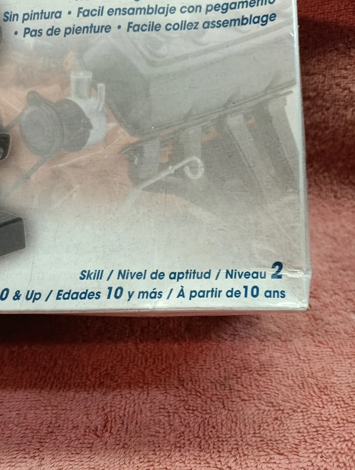 Revell Plymouth 426 Hemi Cuda 1:6 Diecast Model New Box Has Slight Damage!! - Image 4 of 4