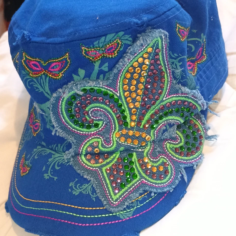 Sombrero Cadete Azul Mujer Mardi Gras Flor de Lis Estrás Mariposas Adornado Foto 3 de 4