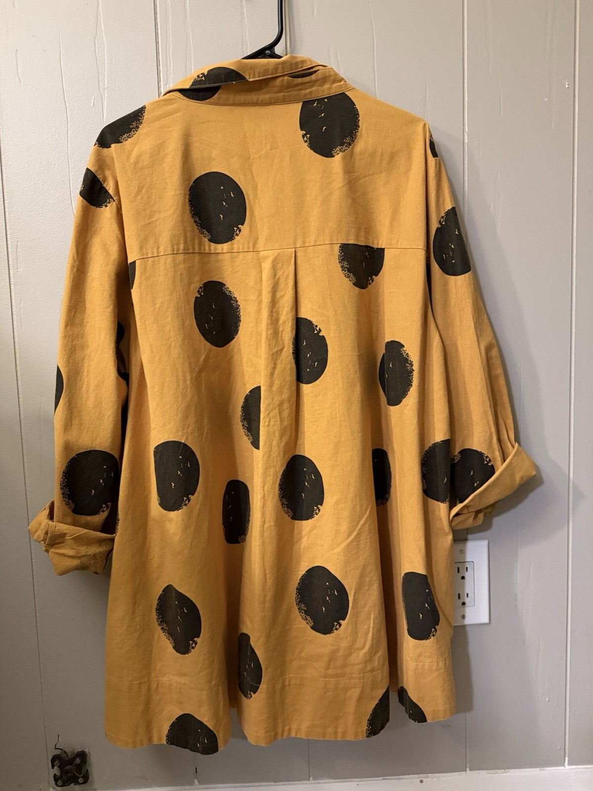 100% Cotton Button Down With Unique Circle Patter… - image 3