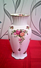 Royal Albert  Old Country Roses Vase  Montrose Bone China.  9" / 23cm.