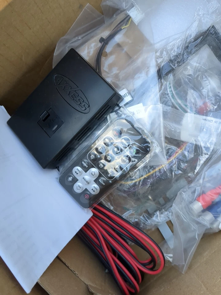 Jensen CAR1000 Media Receiver w/10” Screen & RAZOR RZR1-2500D POWER ACOUSTIC - Image 3 of 4