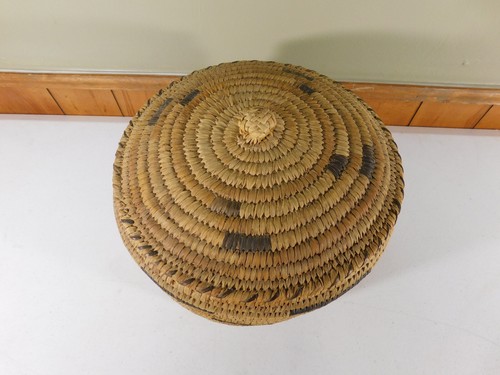 Native American Papago Indian Lidded Woven Basket - Picture 4 of 5