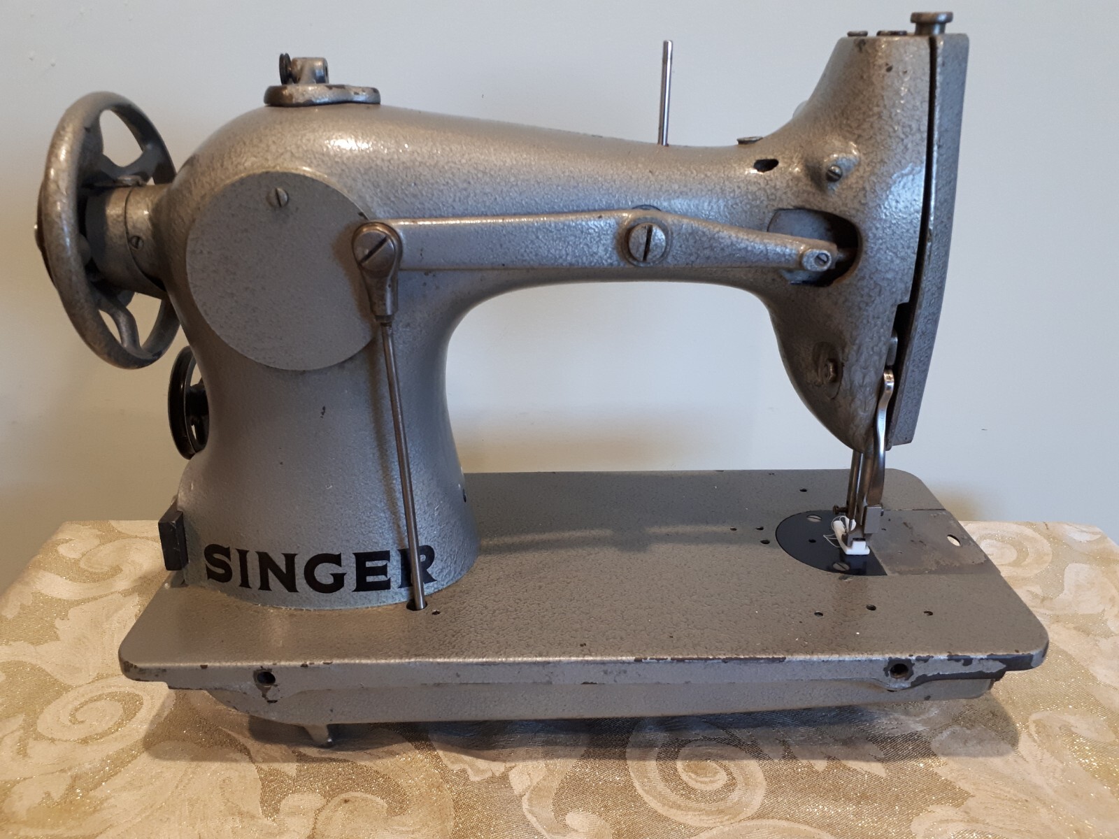 Singer Industrial Sewing Machine Head 9510 Excellent Condition Antique