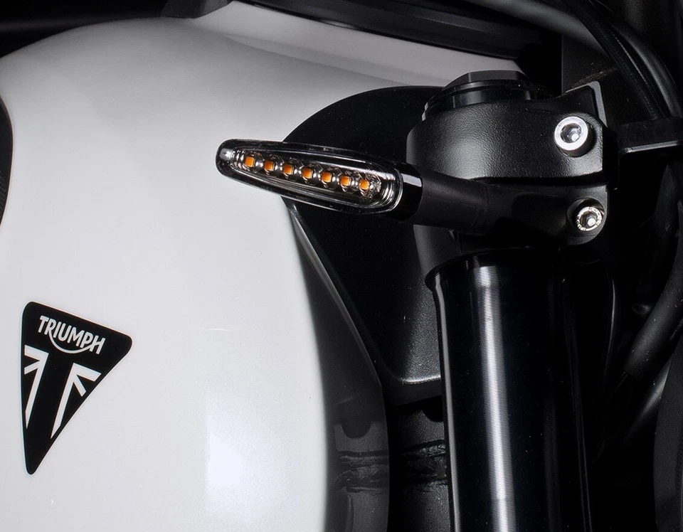 A9838177 GENUINE TRIUMPH TIGER ROCKET DAYTONA SPEED TRIPLE SCROLLING INDICATORS - Image 3 of 4