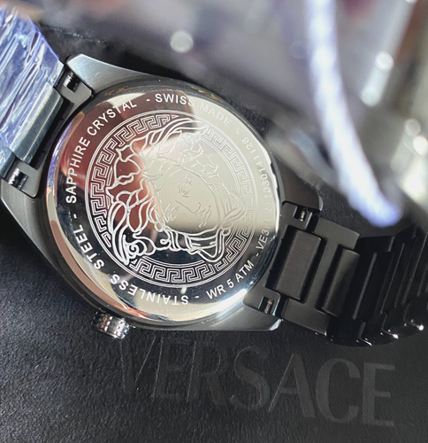 Iconic Versace Wristwatch, New with tag, authenticity card, pouch & gift box! - Picture 7 of 7
