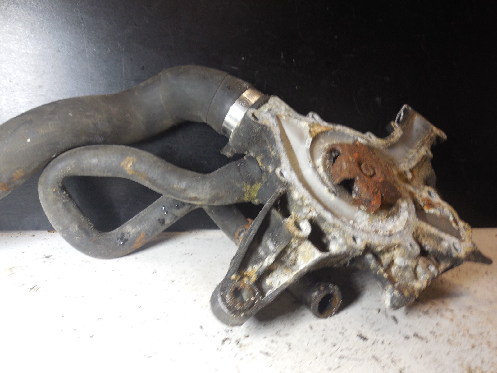 02 MERCEDES BENZ Cl500 Engine Coolant Water Fluid Pump A1122010601  