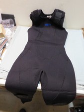 Akona Wetsuit Size 7/8, some Kneepad Separation