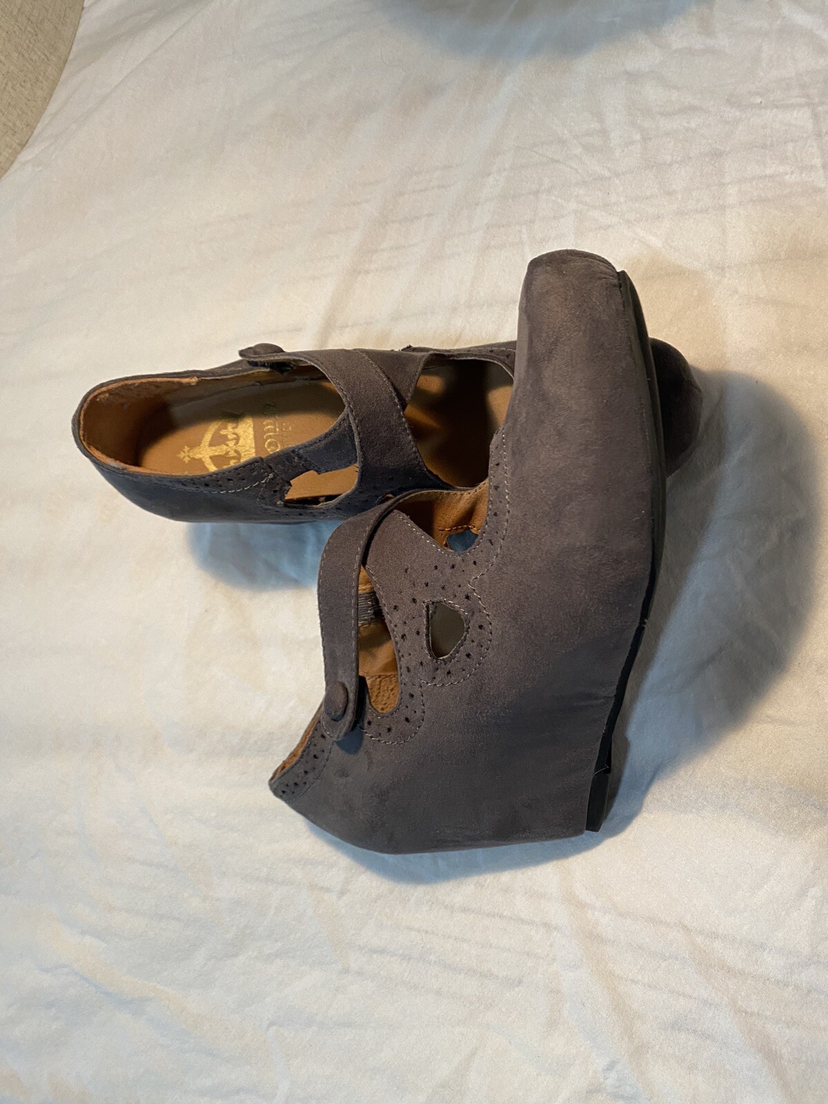 Crown Vintage Mary Jane Wedge Women's Size 7.5 Gray Faux Suede Heel Shoe