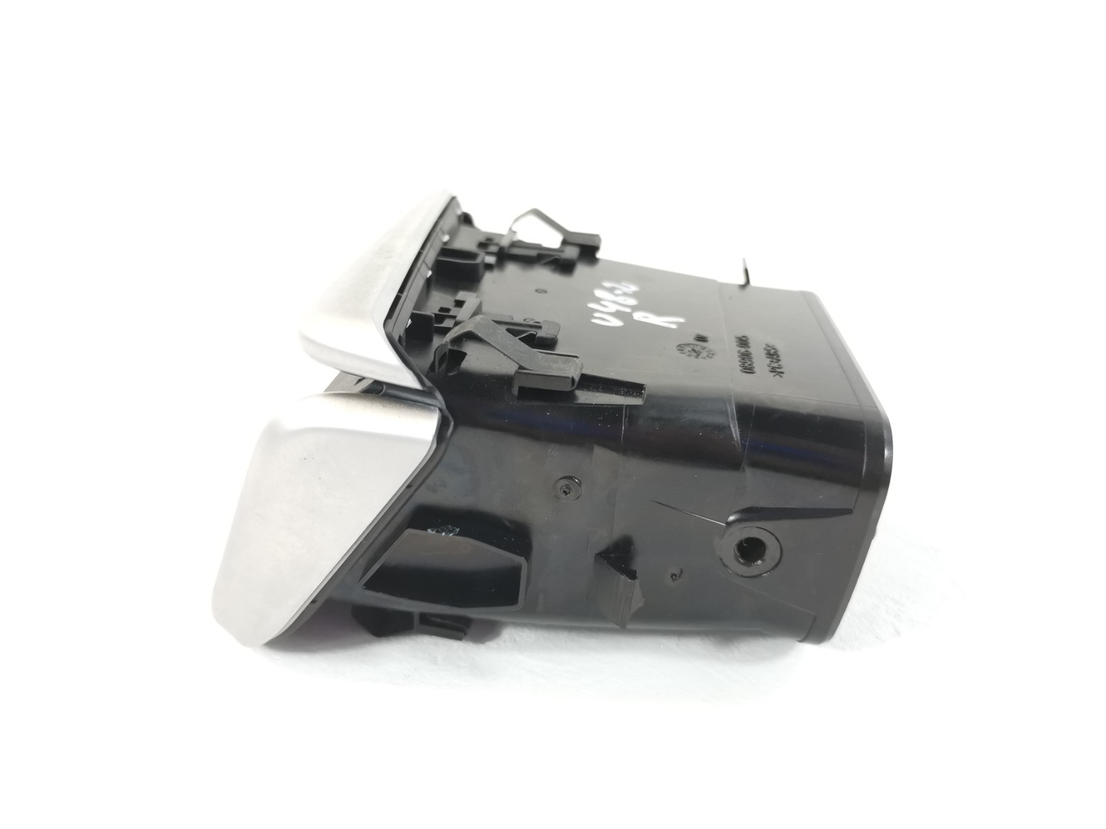 Maserati Ghibli S Q4 2014 Right Air vent P/N 6700190610