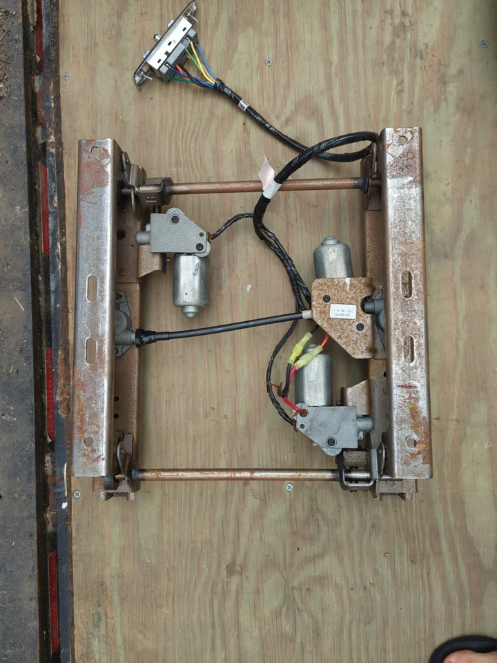 85 - 97 Chevrolet  Astro GMC Safari Conversion Van Power Seat Track - Image 4 of 4