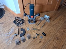 Black and Decker Plunge Router KW800 710w And Accessories 
