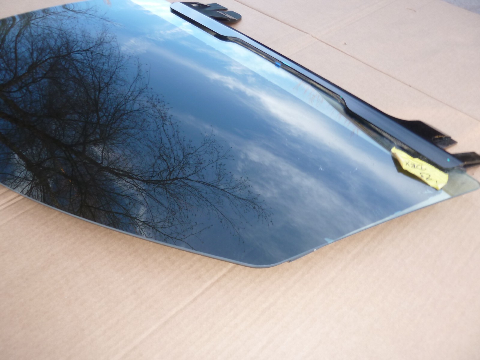 Aston Martin DBX Driver Side Door Window Double Pane Glass Tinted OEM Left Front