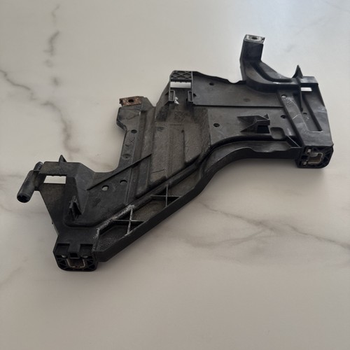 Scheinwerfer Halter Halterung links Audi A4 B8 8K 1301073033