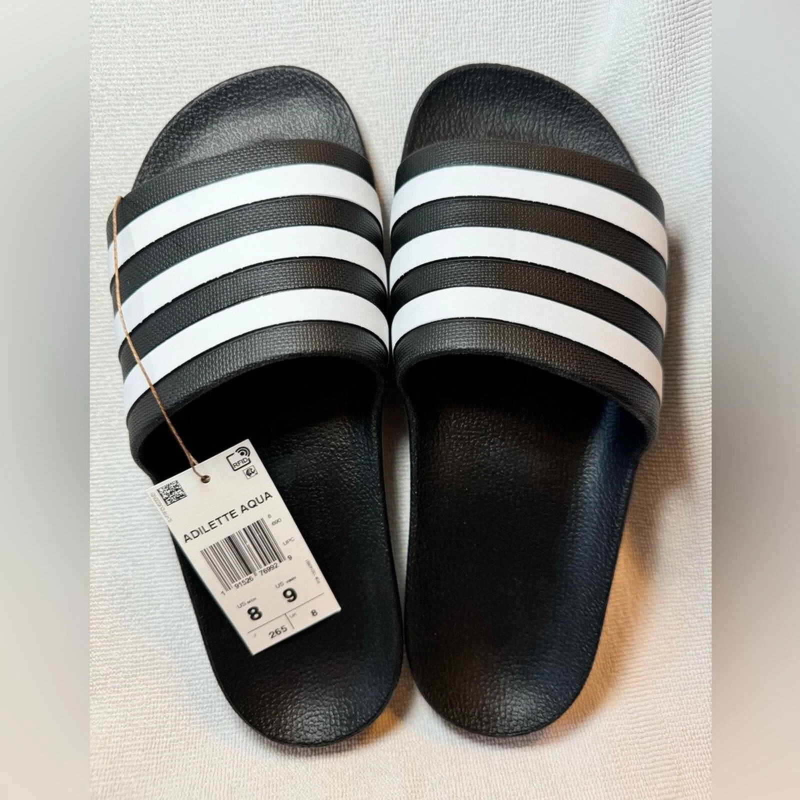 Adidas Adults' Adilette Aqua Cloudfoam Slides. Unisex. Taglia: 8 uomo 9 donna
