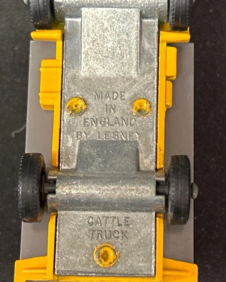 Lesney Matchbox No. 37 Dodge Cattle Truck with Cattle and Original Box! - Image 4 of 4