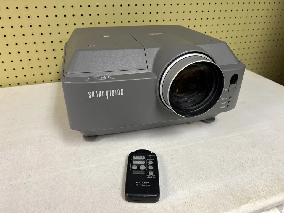 Sharp XV-P15U LCD Projector Sharpvision Movie Projector Home Theater *tested - Image 2 of 4