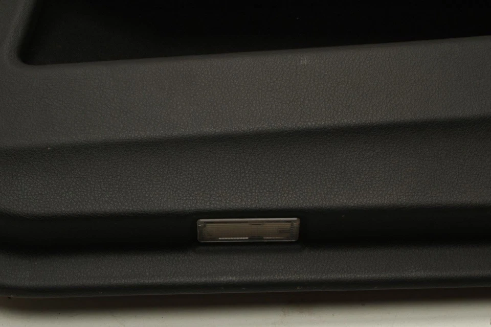 Panel de moldura de puerta de pasajero trasero derecho BMW 750Li xDrive 2010-2012 51429162262 OEM Foto 2 de 4