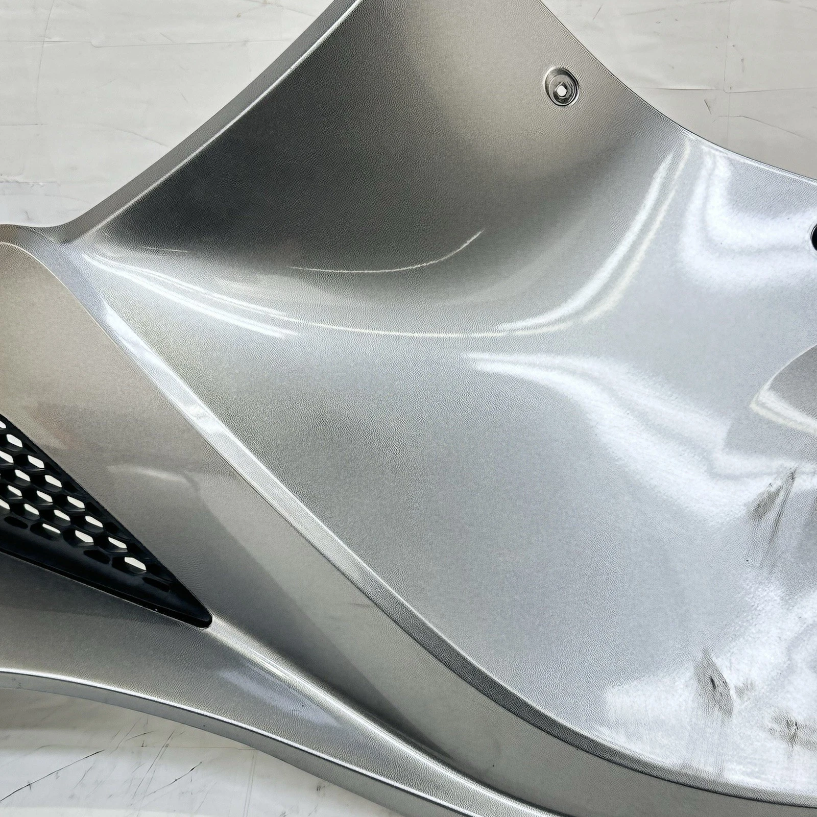 2012 CAN-AM SPYDER RT-S SE5 RIGHT SIDE FAIRING COWL PANEL BODY PLASTIC SILVER