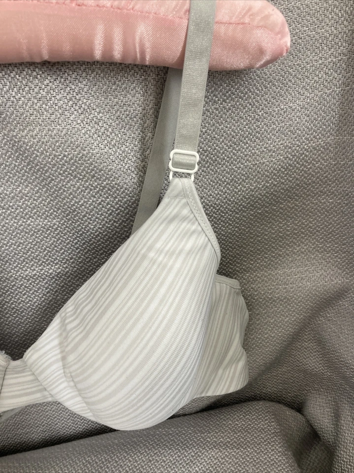 Barely There 32C Bra Beige Underwire Comfortable Curves Lightly Pad 4364 - Image 2 of 4