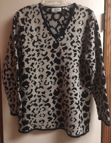 Emily Rose Sweater animal print Size 