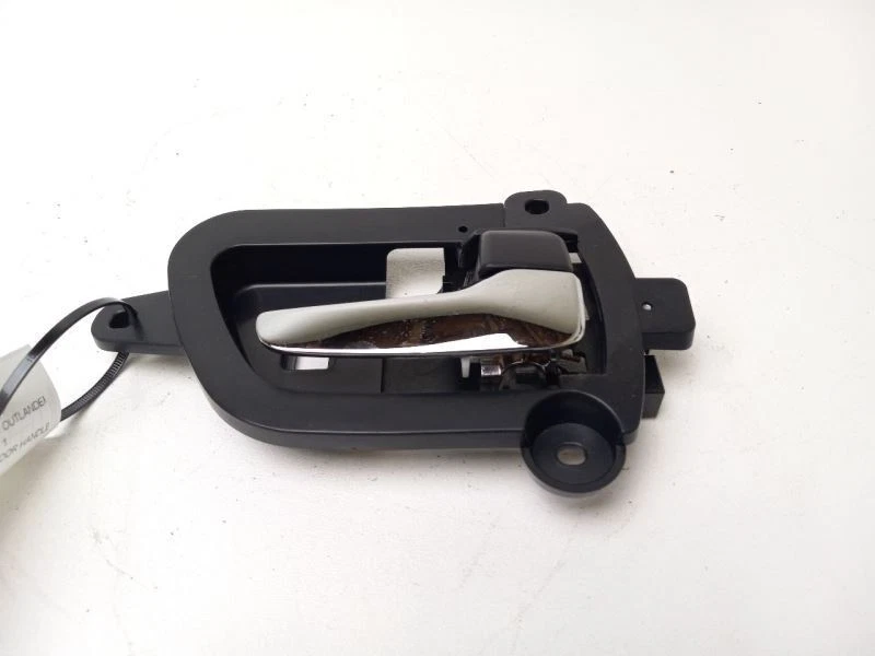 2011 MITSUBISHI OUTLANDER REAR RIGHT INTERIOR DOOR HANDLE OEM 47854 - Image 2 of 4
