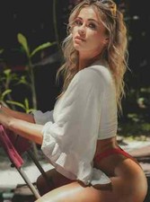 BEAUTIFUL PAIGE VANZANT 8X10 Photo