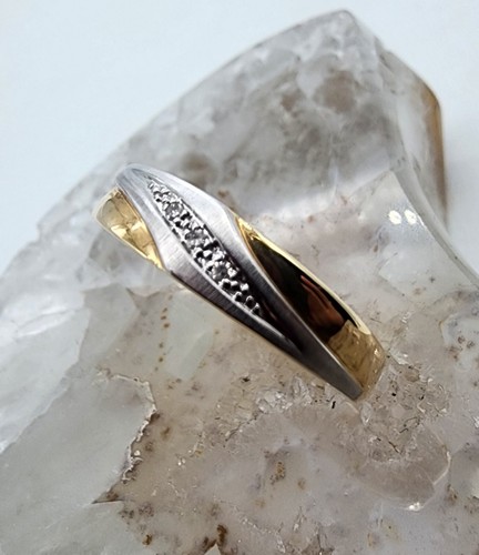 10k .417 Two-Tone Gold Keepsake .015 ctw 3 Diamond Band Sz 7 Ring Au 24126 - Picture 4 of 9