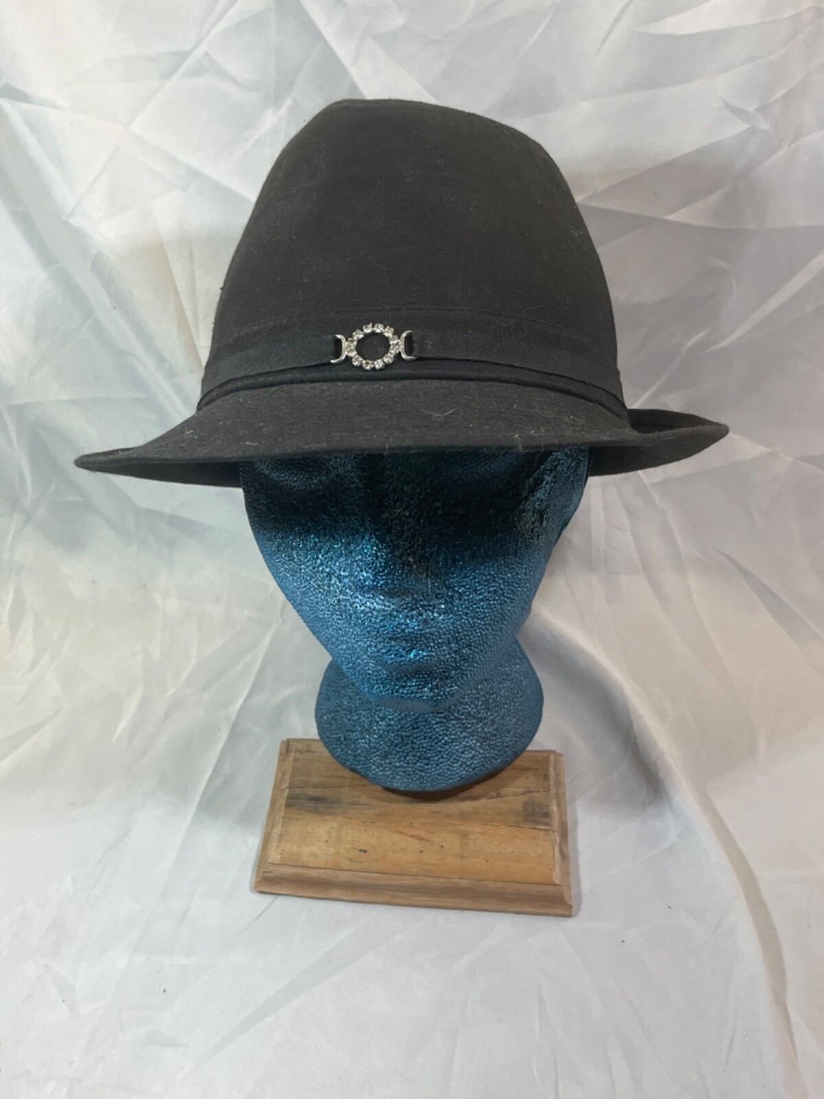 Stylish Black Fedora Hat for Men and Women-image