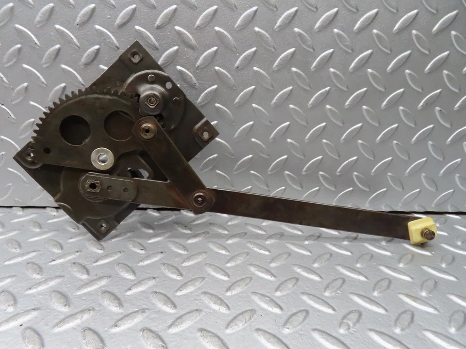 ⚙19005⚙ Mercedes-Benz W121 190b Ponton Front Left Manual Window Regulator - Image 4 of 4