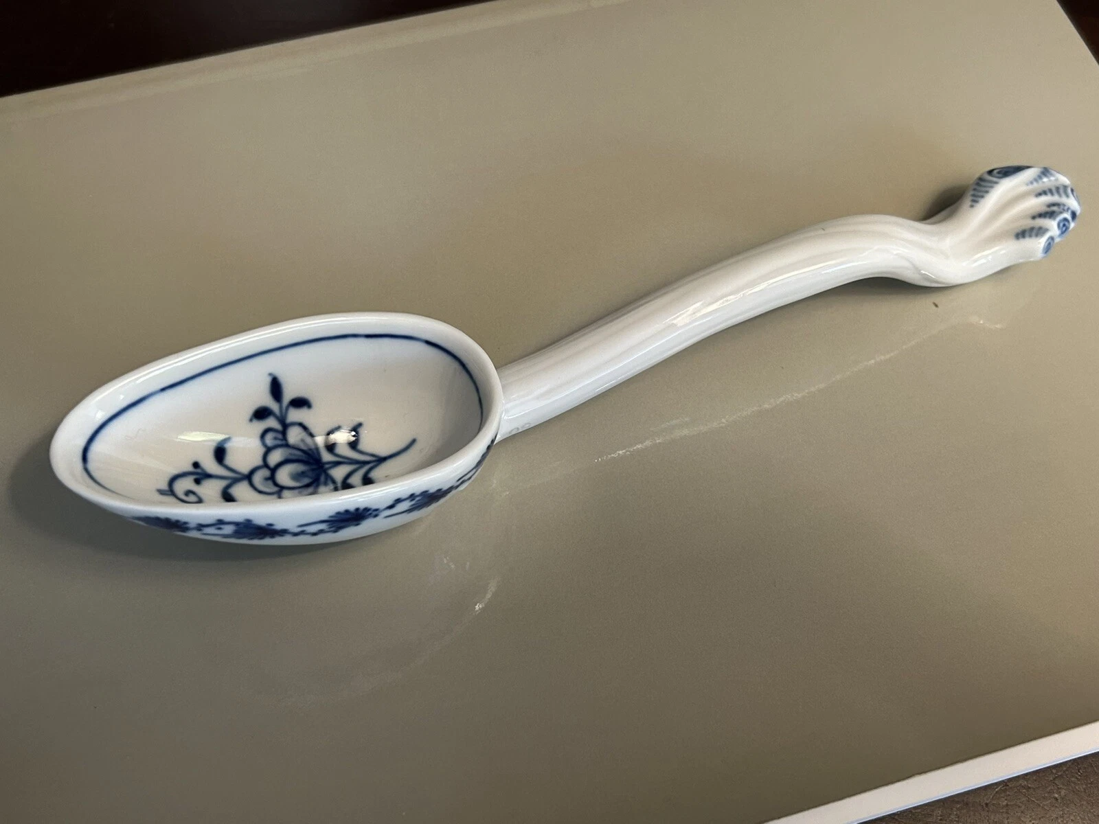 Vintage Meissen Porcelain Blue Onion Pattern Solid Sauce Ladle 8 5/8”
Opens in a new window or tab