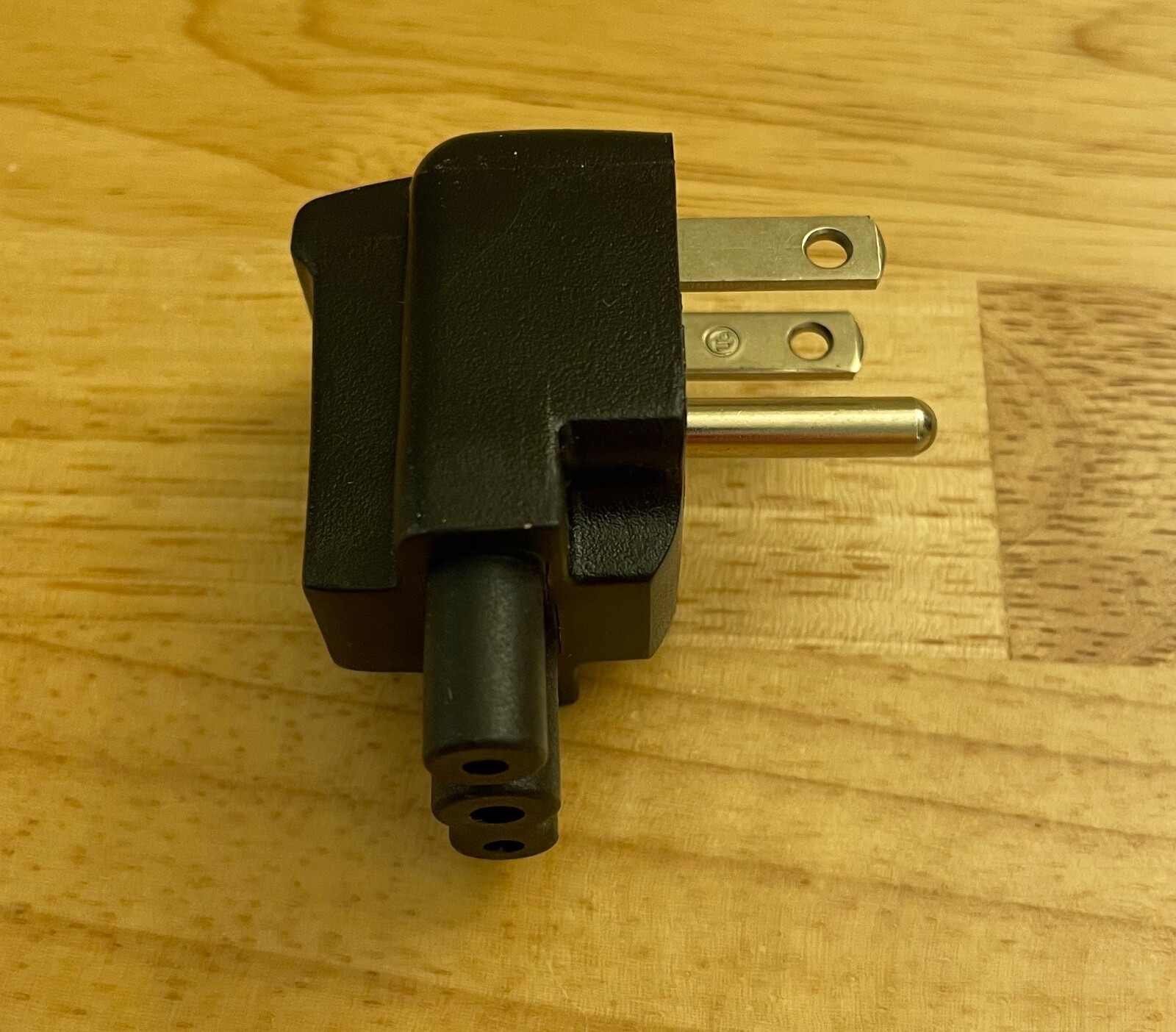 Volex DL515RP 3-Prong DUCKHEAD Direct to Wall Plug Adapter - 125V 2.5A ...