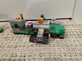 Lego Minecraft The Iron Golem 21123, The Dungeon 21119 , And The Cave 21113 LOT 