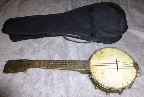 Vintage 1920s Harmony made Montgomery Ward Metal Shell Banjo Ukelele Original