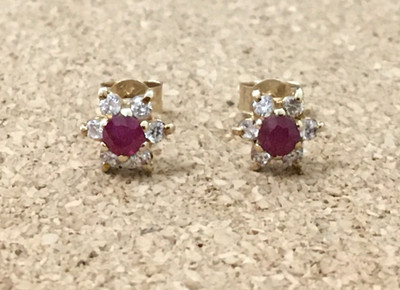 Ohrstecker 9 kt 375 Gelbgold Rundschliff echter Rubin & Zirkonia