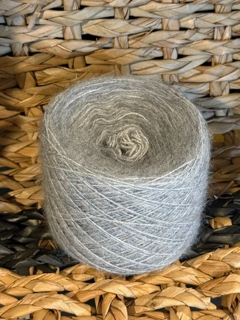 Mezcla de hilo de alpaca peruana pastel gris suave #0peso 65 gramos Foto 2 de 4