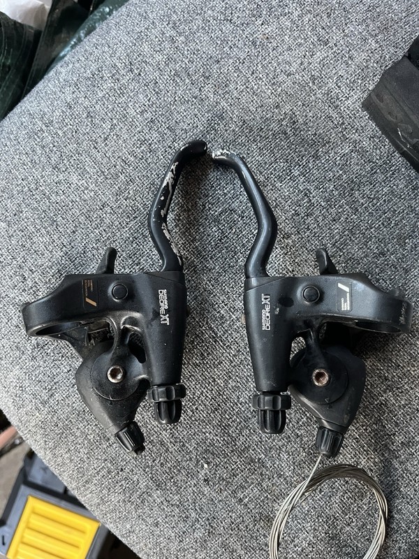 Shimano Deore XT ST-M095 STI 3x7 Speed Brake/Shifter Lever Set for MTB
